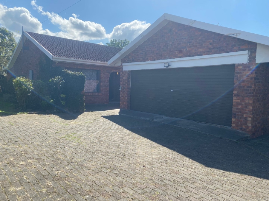 4 Bedroom Property for Sale in Nahoon Valley Park Eastern Cape